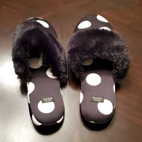 Very nice VS Slippers - Picture 1 of 6